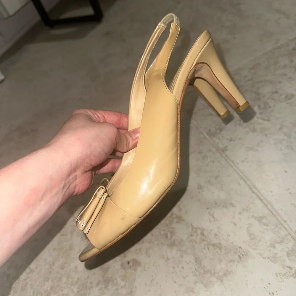 Kate‎ Spade Women's Tan Patent Leather Slingback Bow Open Toe Stiletto Heels 8
